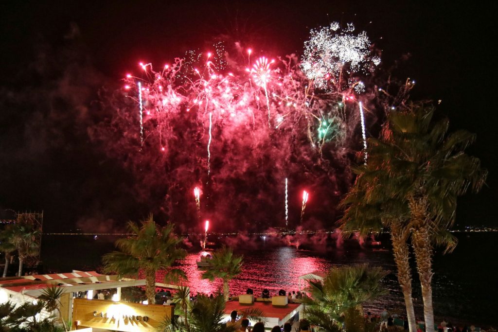 Reggio Calabria Minuti Di Fuochi D Artificio A Notte Fonda