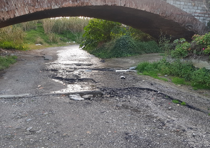 Reggio Calabria Copiosa Perdita Di Acqua A San Gregorio Foto