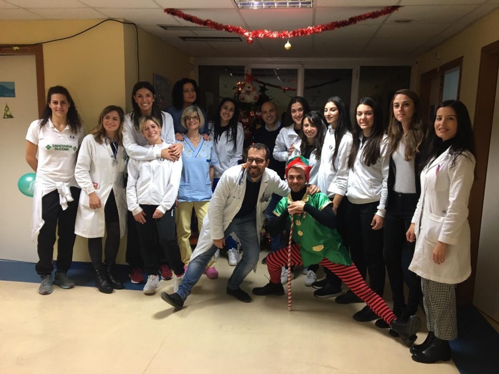 Le Ragazze Dell Akademia Sant Anna Al Reparto Di Pediatria D Urgenza