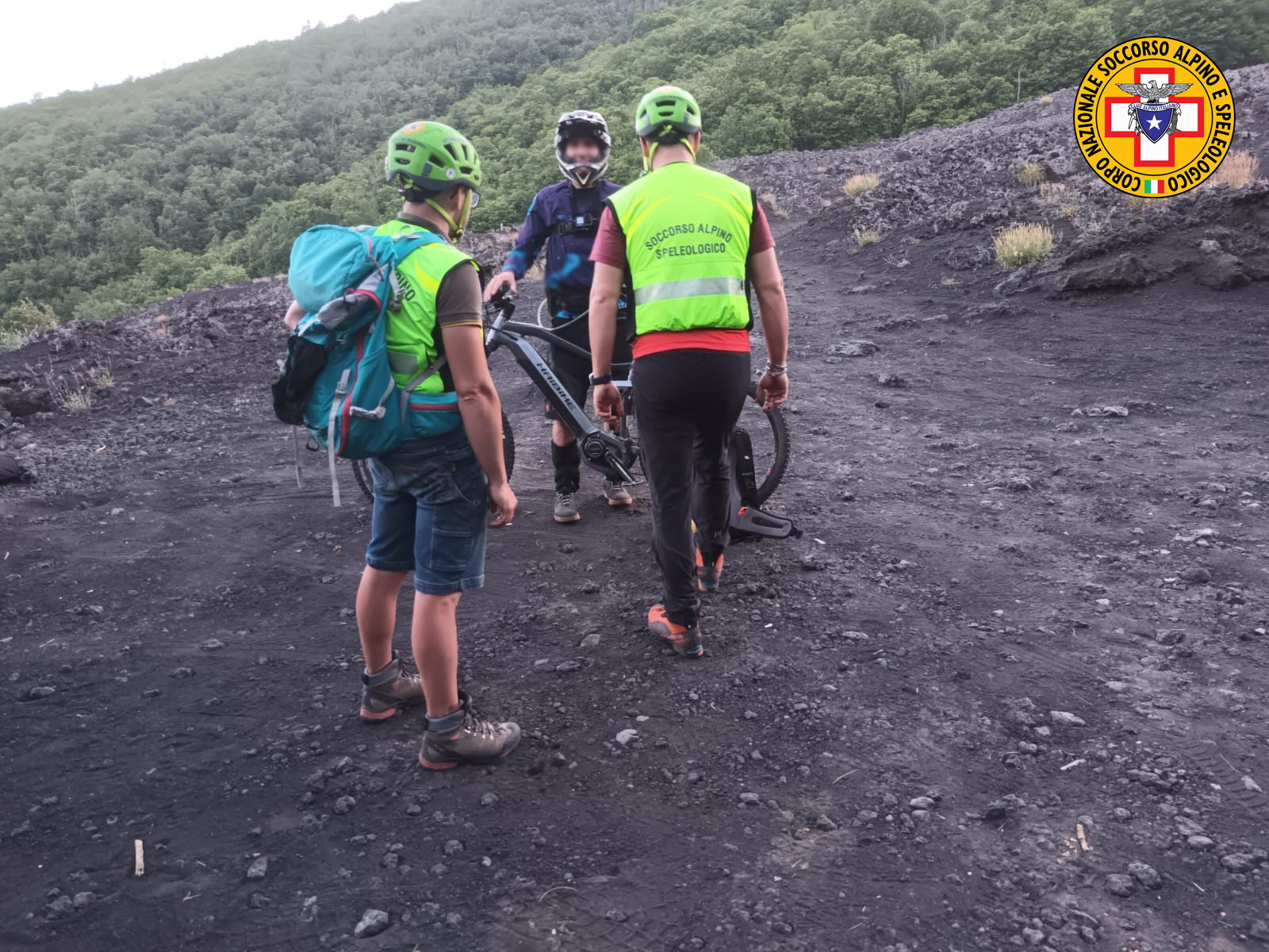 Etna Si Perde Nella Valle Del Bove Biker Recuperato Dal Soccorso Alpino