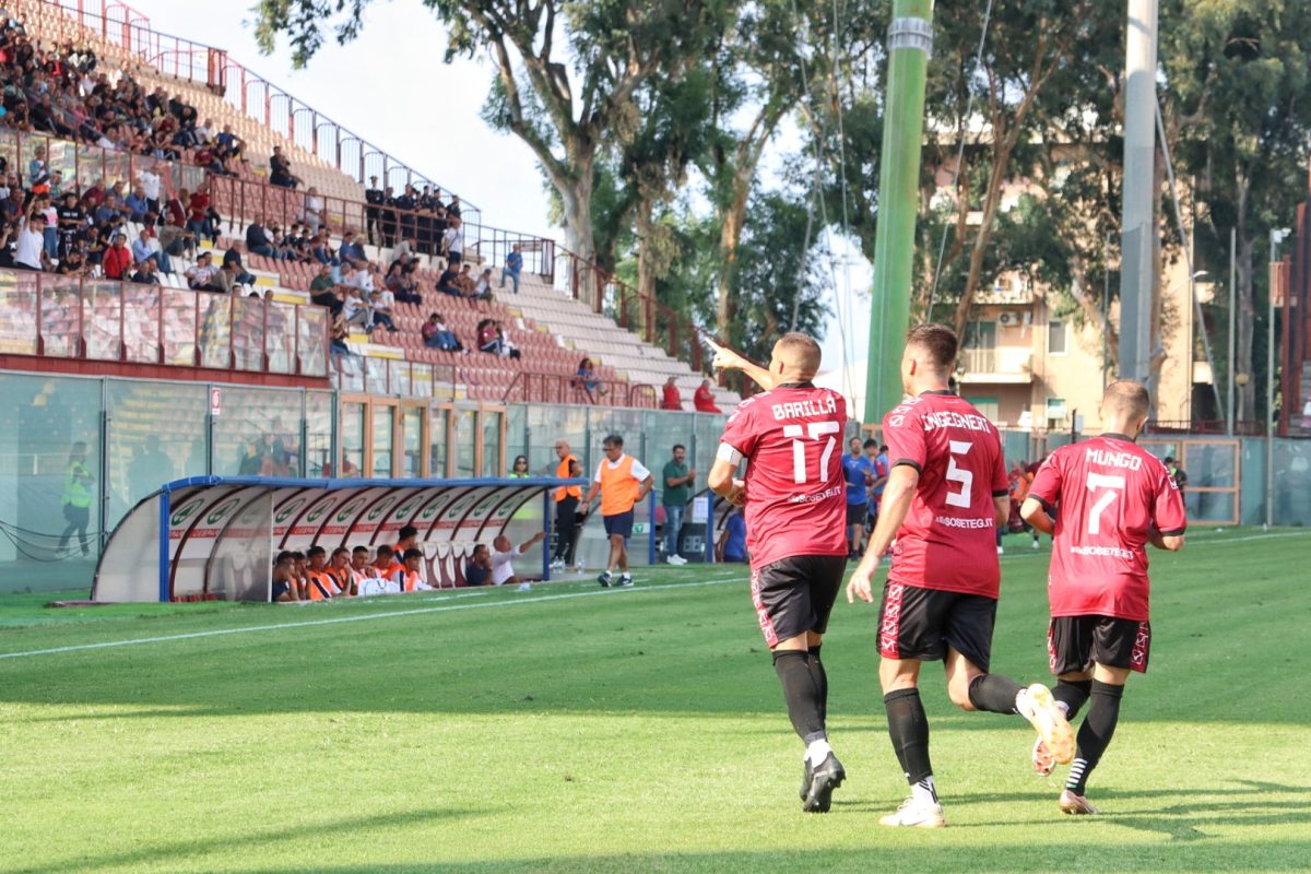 Reggina Prima Vittoria Interna Per La Fenice Amaranto Barill Marras