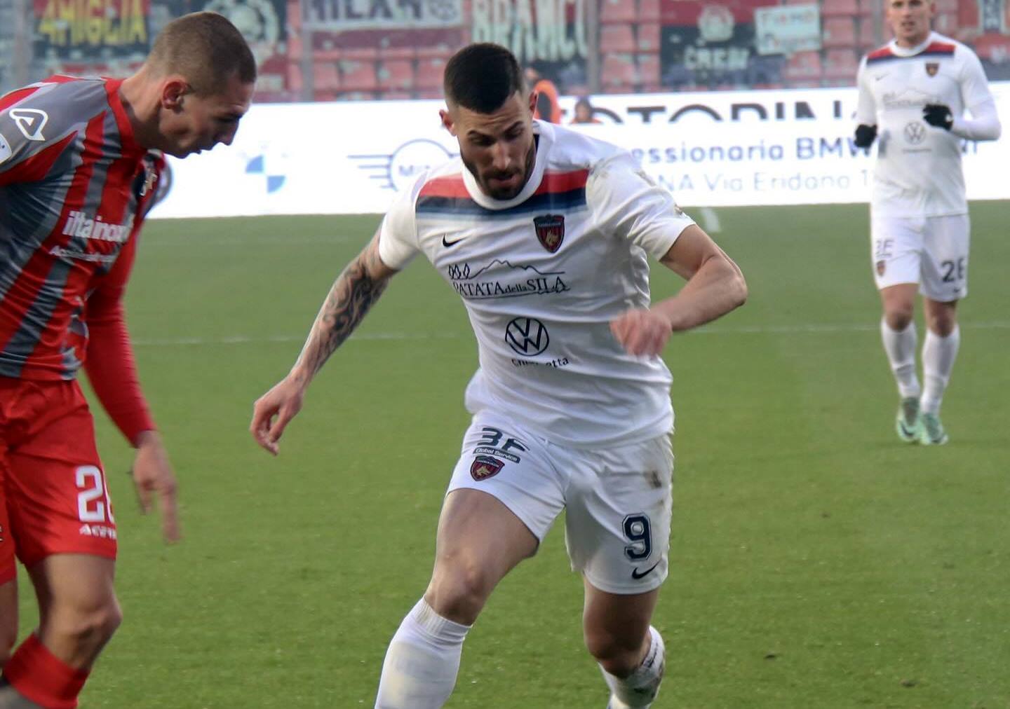 Cremonese Cosenza Antov La Sblocca Nel Finale