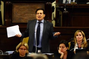 Sicilia: Crocetta in aula attacca M5s, siete politicanti