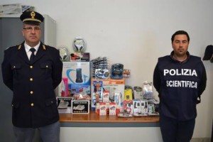 Polizia sequestra 150 articoli elettronici contraffatti a cittadino cinese