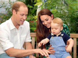 epa04325650 A photo made available on 21 July 2014 shows Prince William (L) and Catherine, Duchess of Cambridge, with their son Prince George, during a visit to the Sensational Butterflies exhibition at the Natural History Museum, London, Britain, 02 July 2014. The photo was taken to mark Prince George's first birthday, which will be on 22 July.  EPA/John Stillwell UK and Republic of Ireland Out, no commercial sales