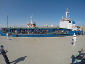 Immigrazione: sbarco 470 persone a Crotone