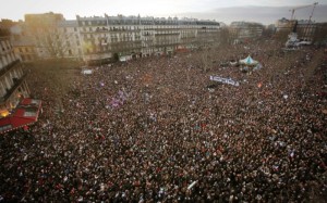 Parigi. 3 milioni di persone in Place de la Republique.