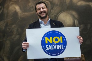 Matteo Salvini presenta il nuovo simbolo per il sud Italia