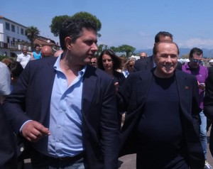 Toti e Berlusconi - foto LaPresse