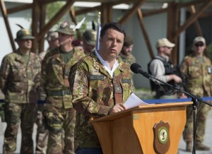 Renzi in Afghanistan - foto LaPresse