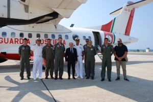 Equipaggio Aereo Guardia Costiera con Procuratore della Repubblica di Reggio calabria