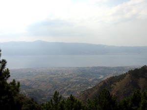 Panorama da Santa Venere sullo stretto