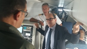 procuratore Cafiero de Raho a bordo dell'Aereo Guardia Costiera