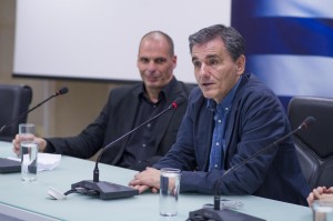 Varoufakis e Tsakalotos - foto LaPresse