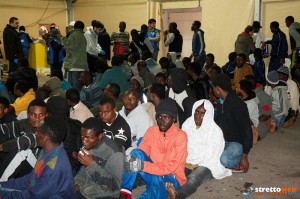 migranti a reggio (23)