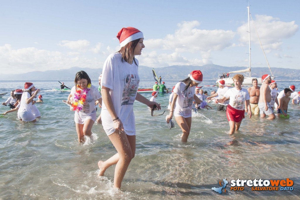 Reggio Calabria Torna Anche Quest Anno Il Tradizionale Tuffo In Mare Di Capodanno