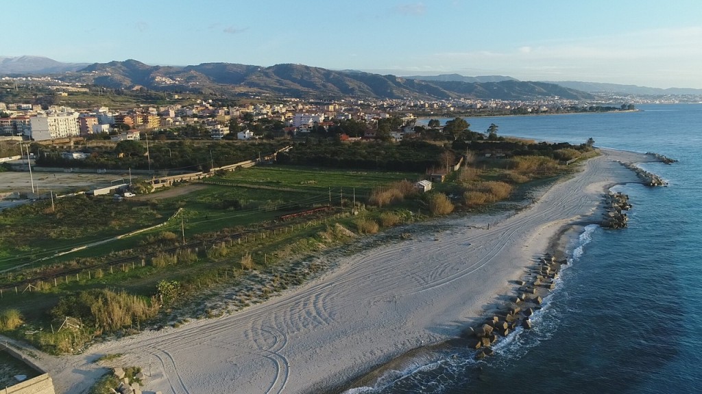 spiaggia catona bolano