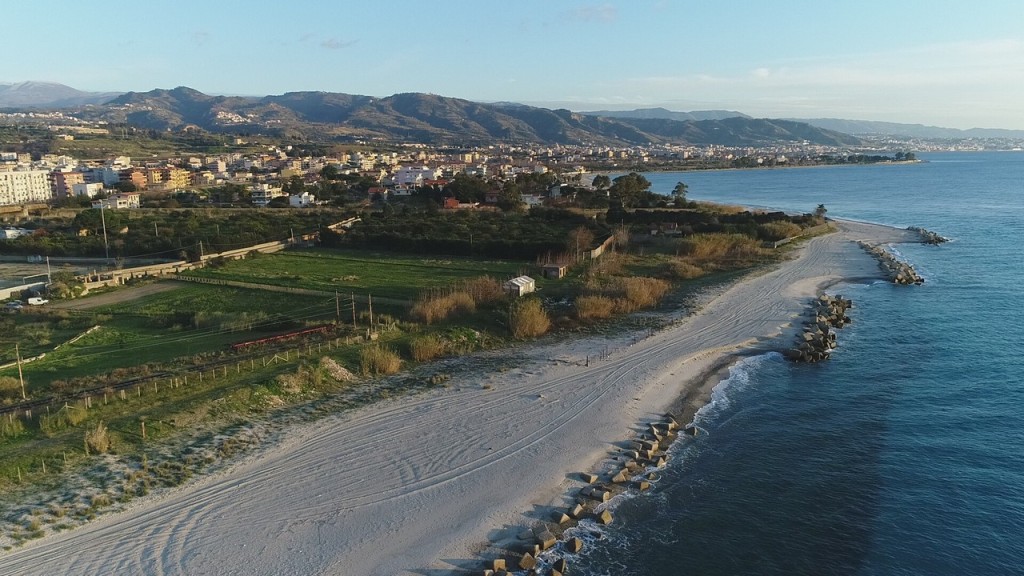 spiaggia catona bolano