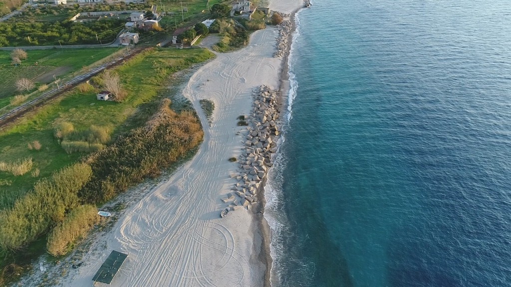 spiaggia catona bolano