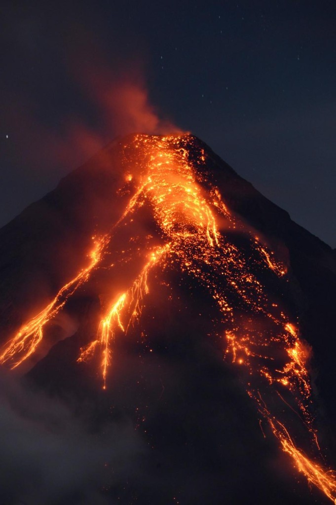 eruzione vulcano mayon