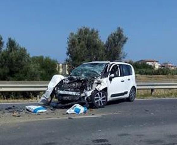 Ennesimo Incidente Stradale Sulla Ss Nel Crotonese Un Ferito