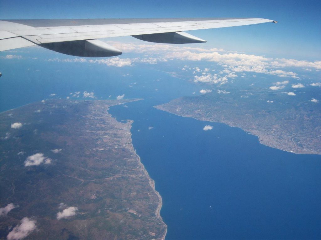 stretto di messina dall'alto