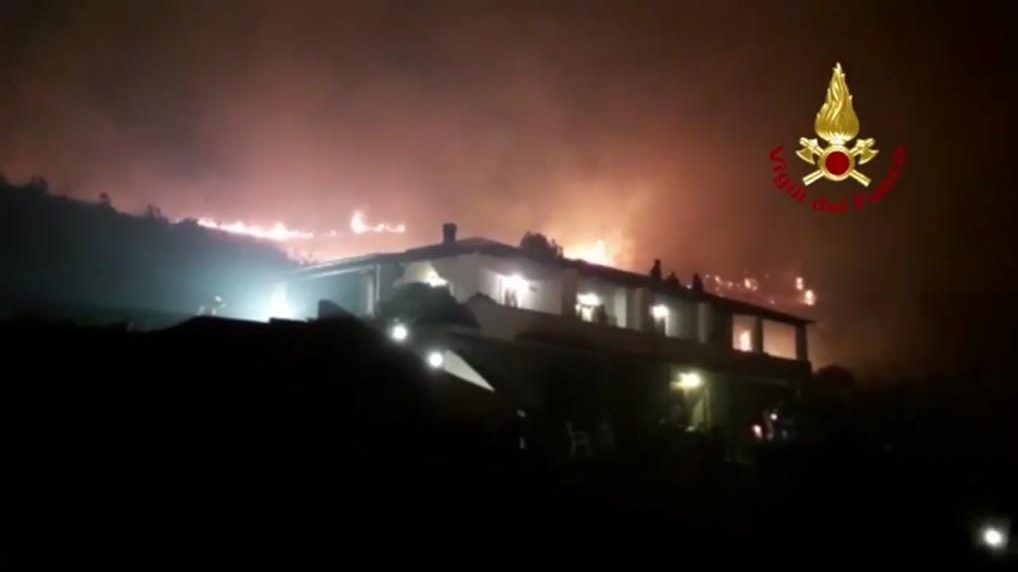 Incendio lipari Quattropani Monte Sant'Angelo