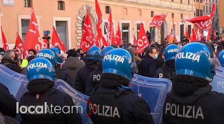 manifestazione roma contro governo draghi