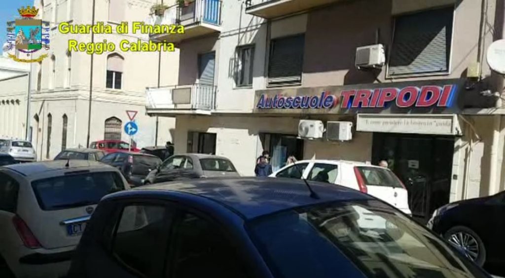 sequestro autoscuola reggio calabria