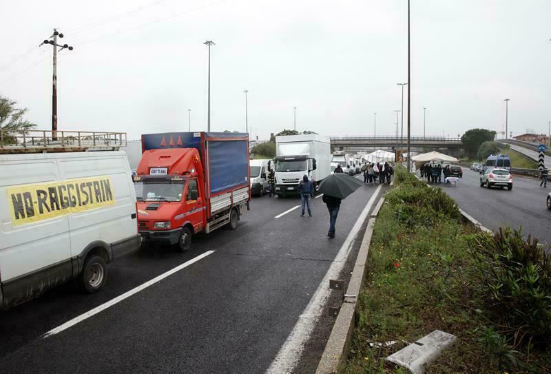 protesta ambulanti raccordo anulare roma