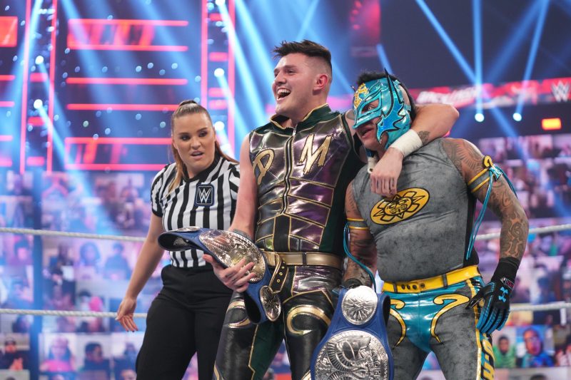 WWE WrestleMania Backlash, Rey e Dominik Mysterio fanno la storia sono