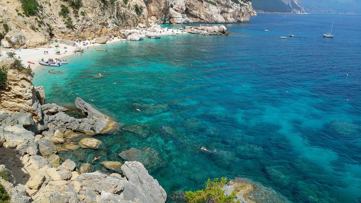 costa di baunei sardegna