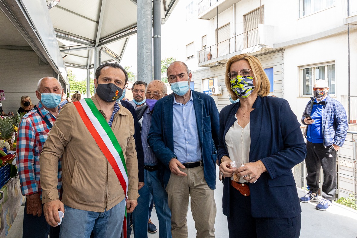 de luca inaugurazione mercato zaera a messina