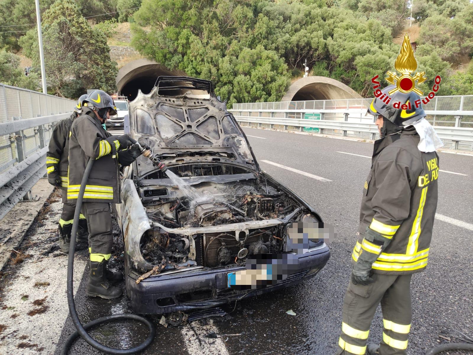 incendio auto messina