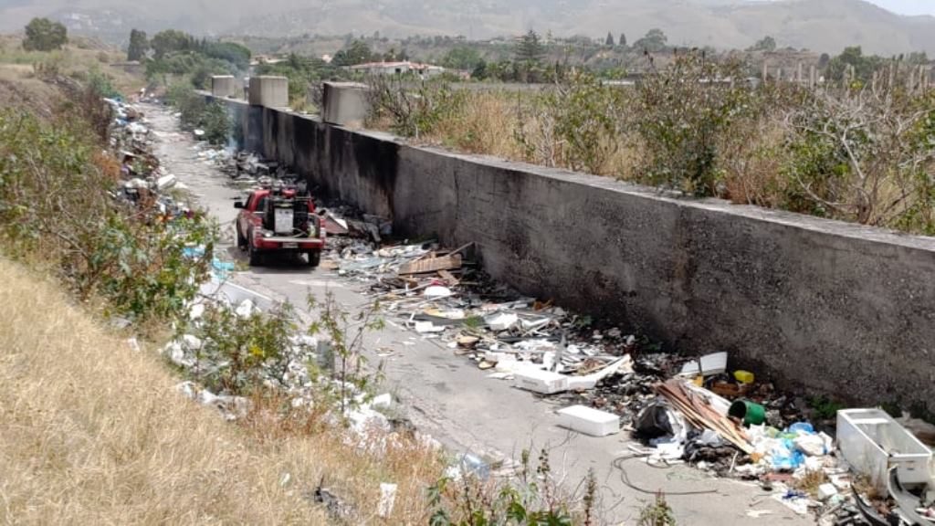 incendio rifiuti san gregorio