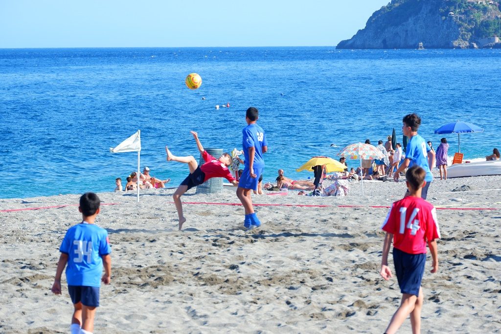 Sit Beach Soccer Tour