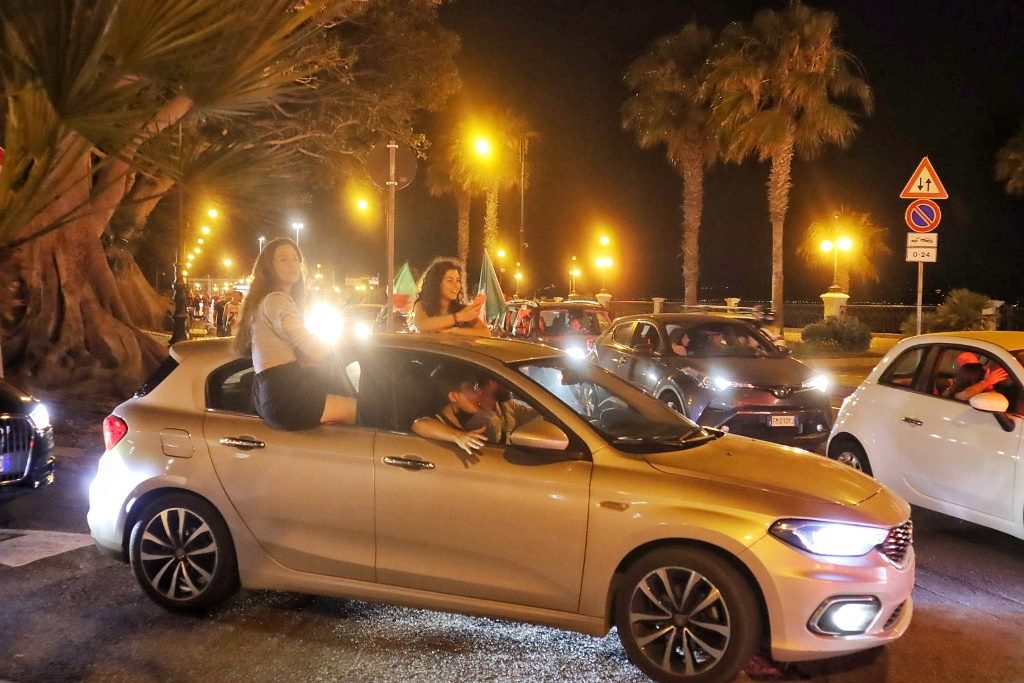 festa reggio calabria per italia in finale