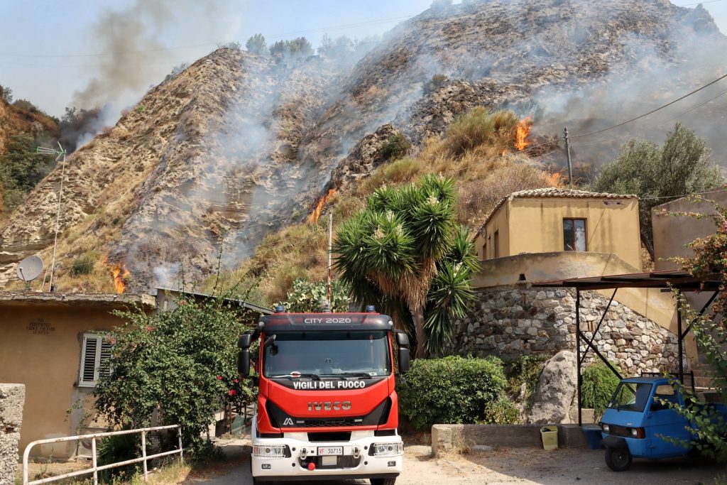 incendio oliveto 30 luglio 2021