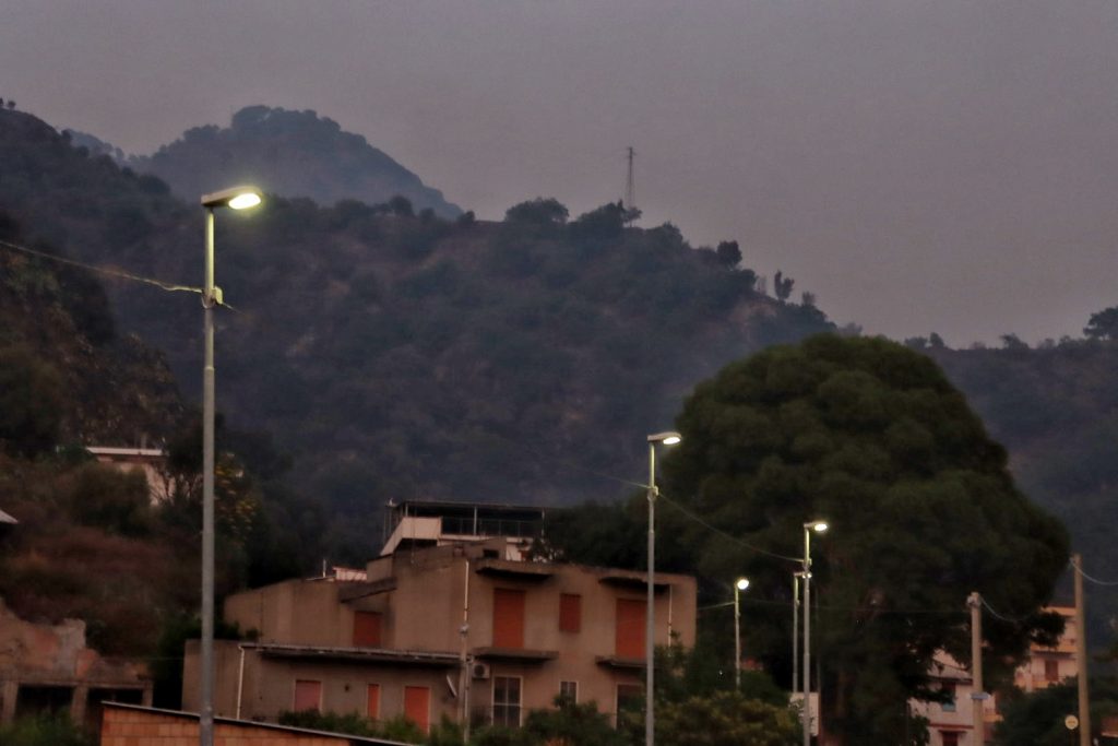 incendio reggio calabria 30 luglio 2021