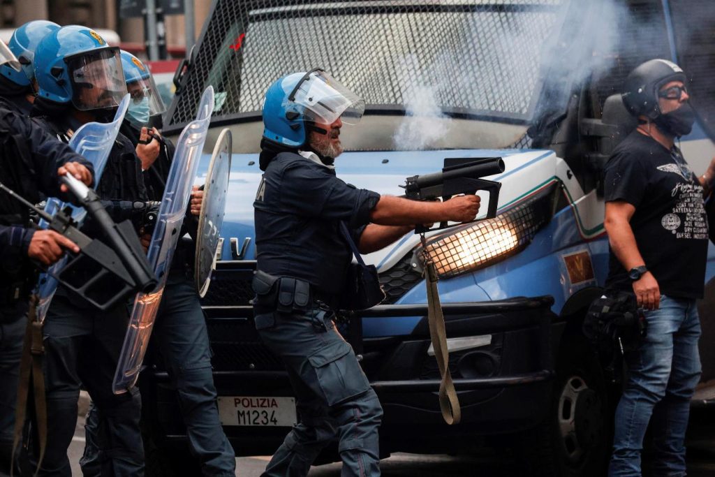 polizia proteste no green pass roma