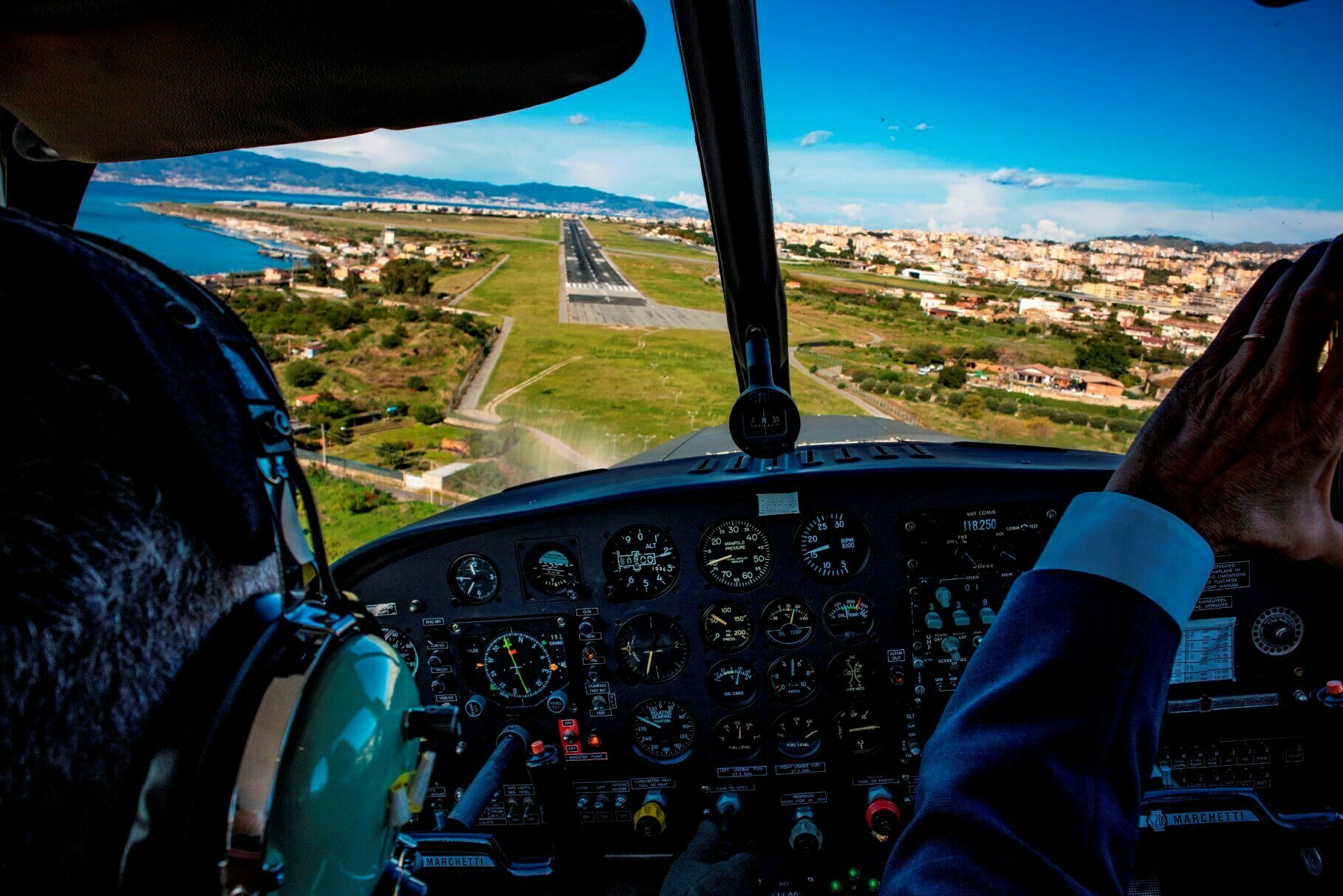 atterraggio aeroporto di reggio calabria