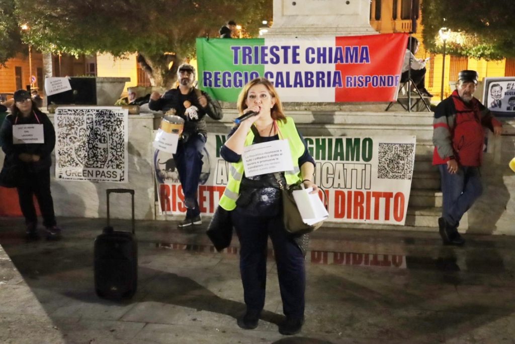 proteste no green pass piazza italia reggio calabria