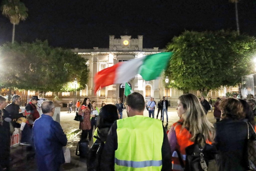 proteste no green pass piazza italia reggio calabria