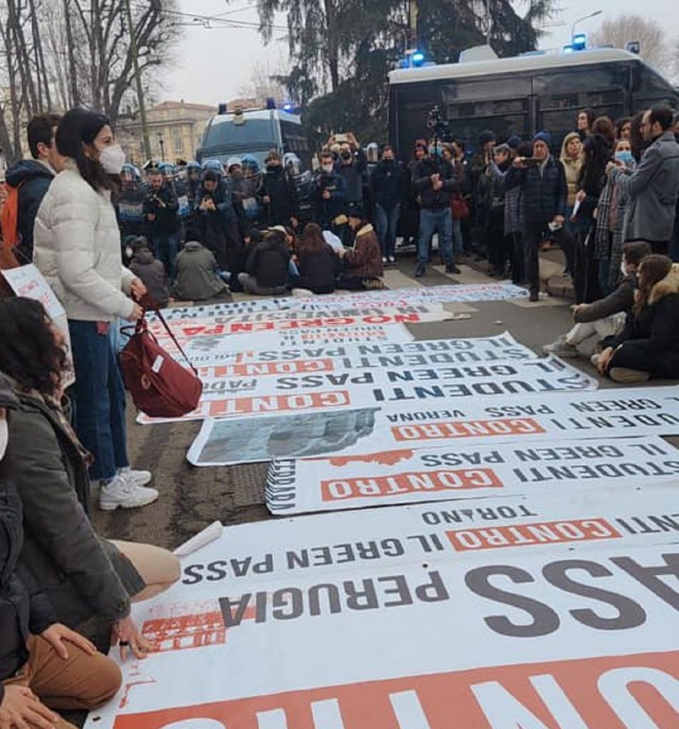 Manifestazione no green pass milano