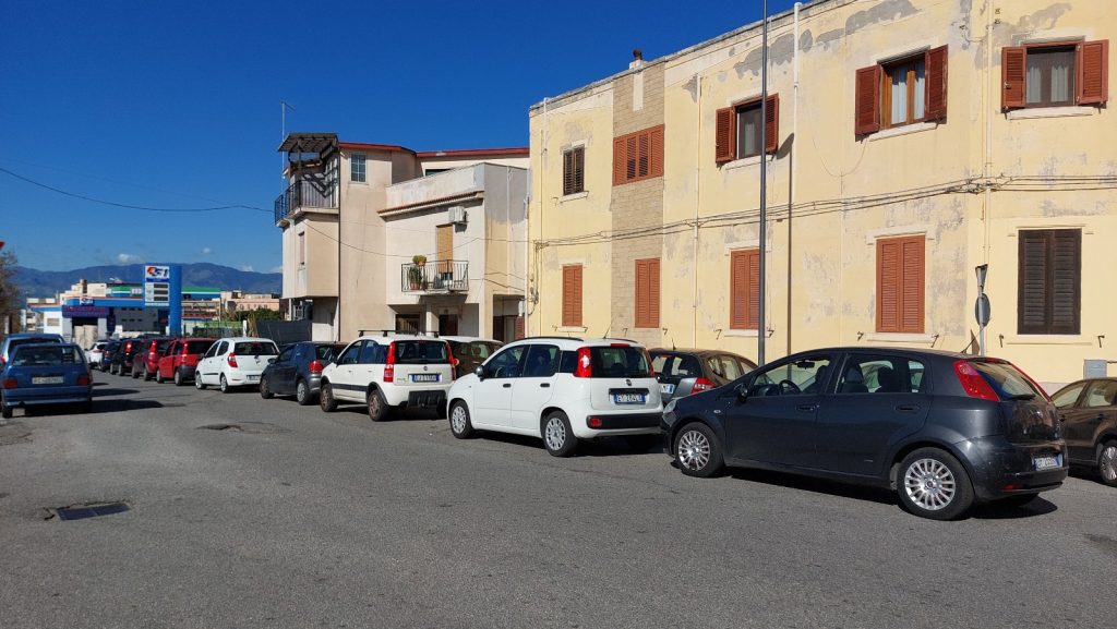 reggio calabria code carburanti 25 febbraio 2022