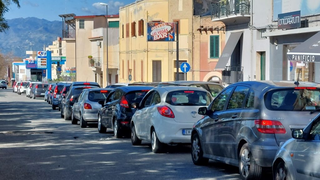 reggio calabria code carburanti 25 febbraio 2022