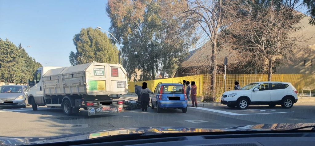 Incidente Pentimele Reggio Calabria auto-moto