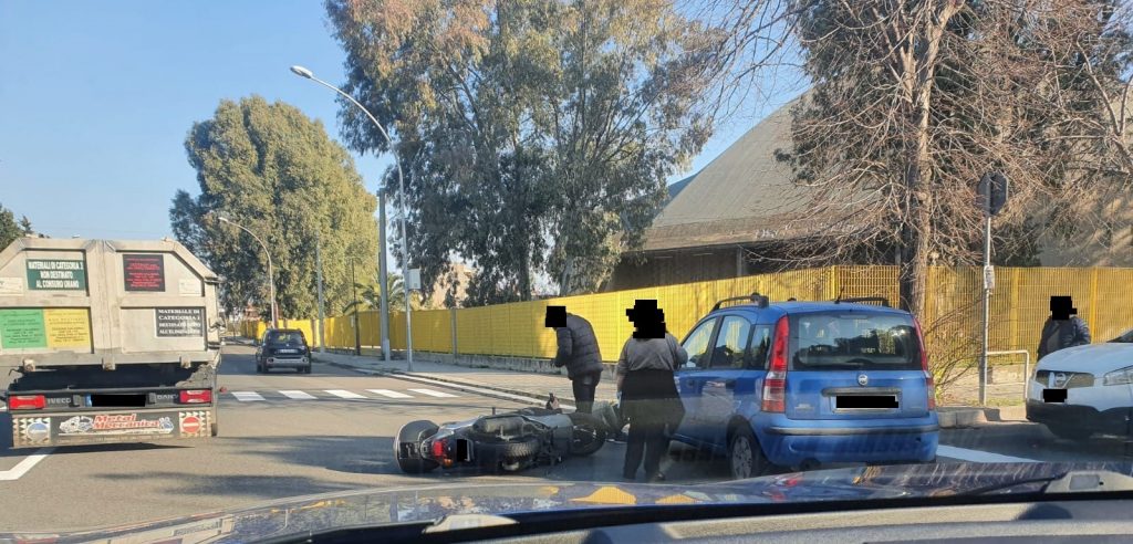 Incidente Pentimele Reggio Calabria auto-moto