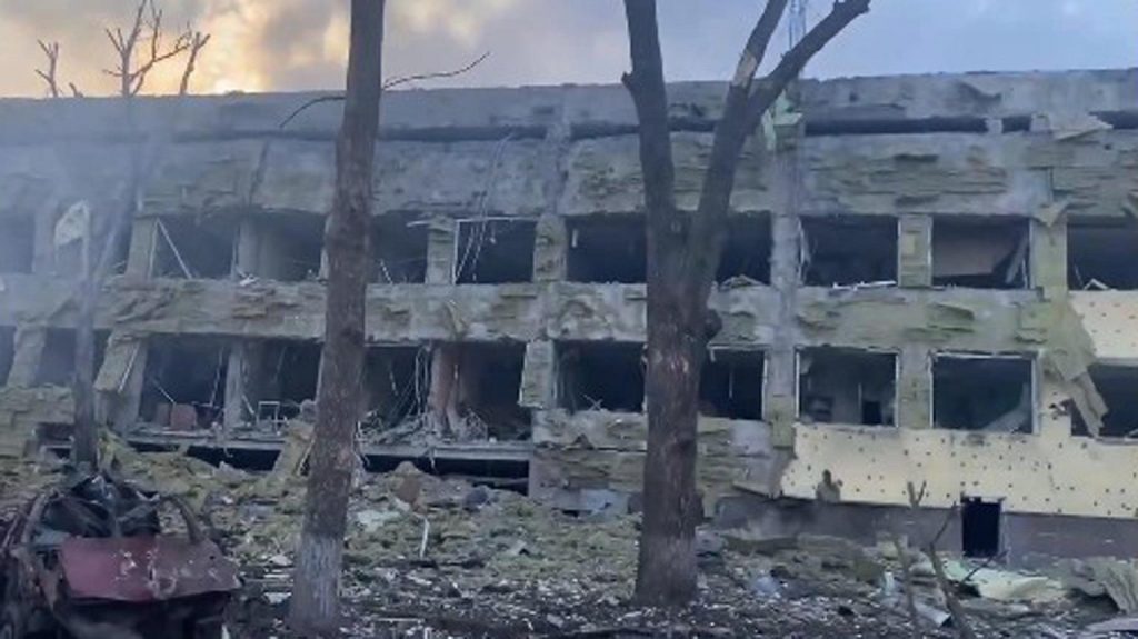 Ospedale Mariupol bombardato
