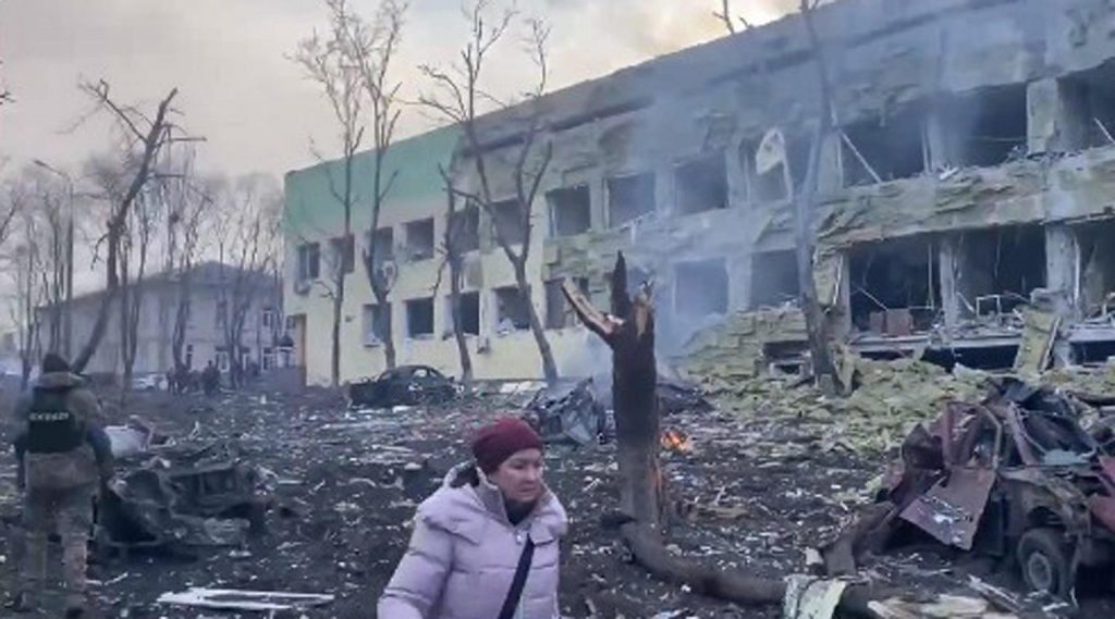 Ospedale Mariupol bombardato